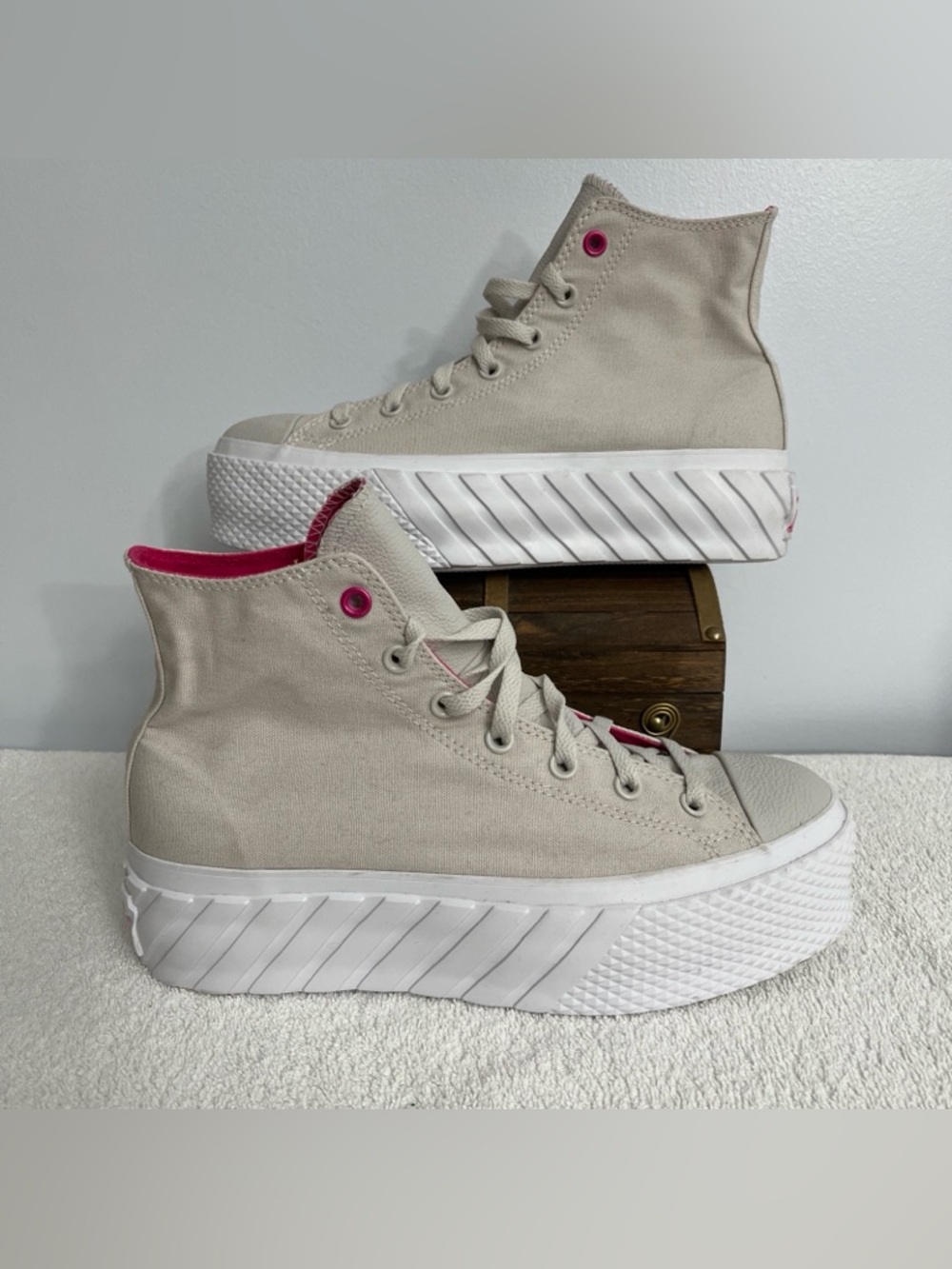 CONVERSE CTAS Lift 2X Hi Platform Pale Putty Prime Pink White Womens Size 11